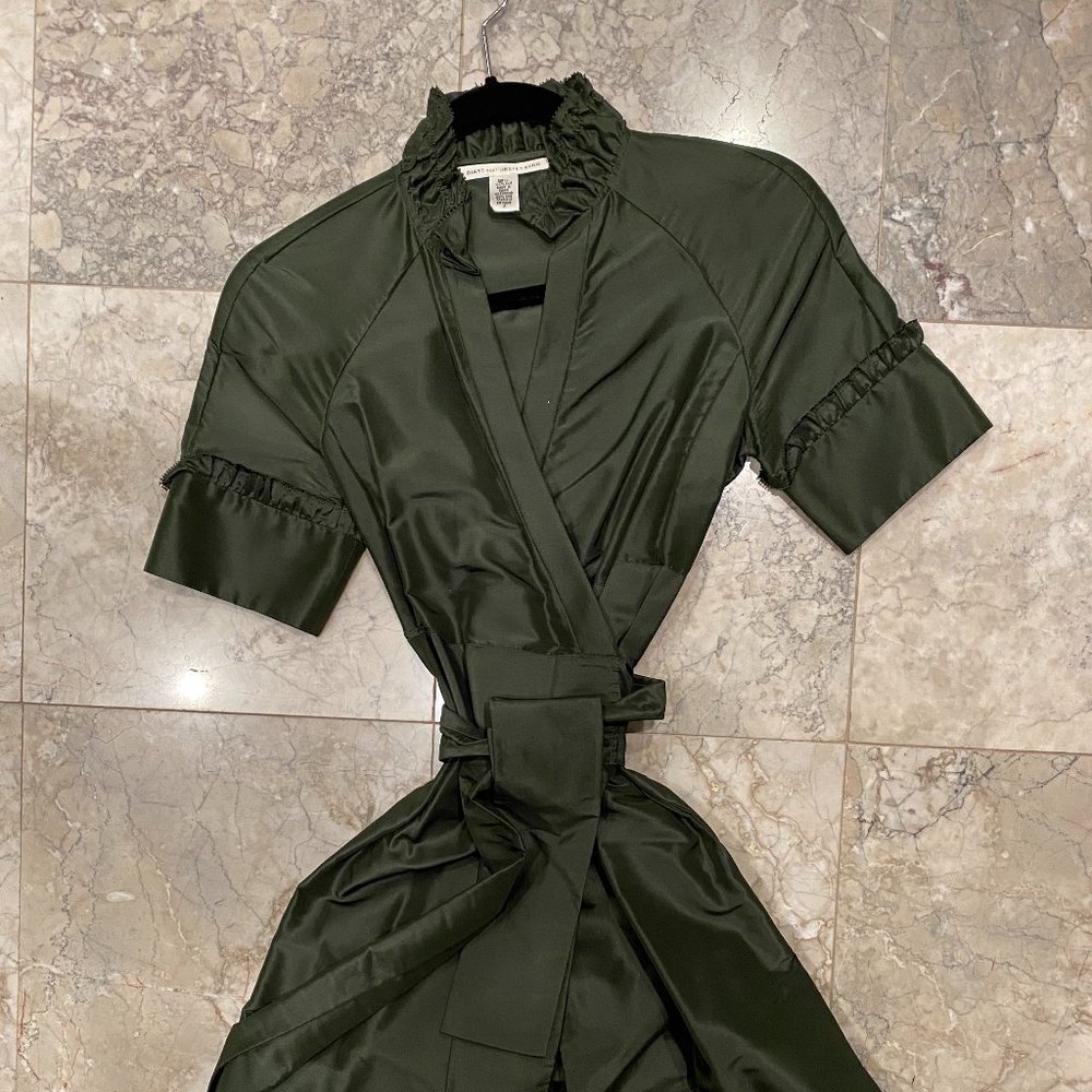 100% Silk DVF wrap dress. Gorgeous and timeless